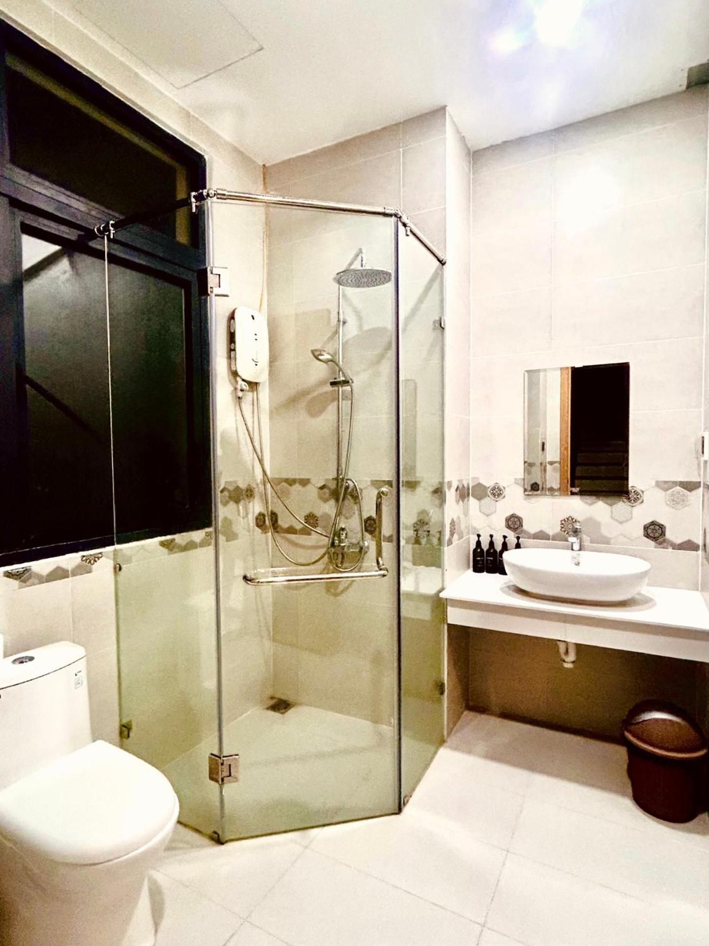 Herbs Spa & Hotel Grand World Дуонг-Донг Экстерьер фото
